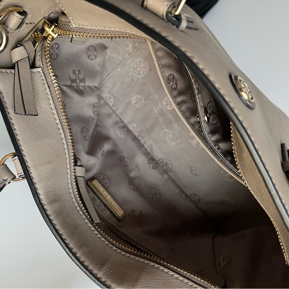 Tory Burch Robinson Satchel - Picture 5 of 7